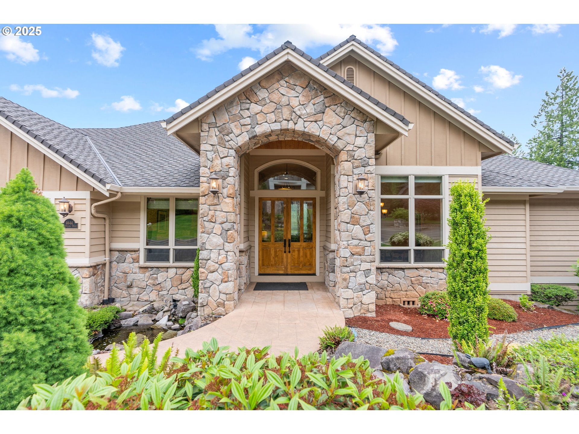 4644 Southeast Honors Drive Gresham, OR 97080 - Photo 2 of 48