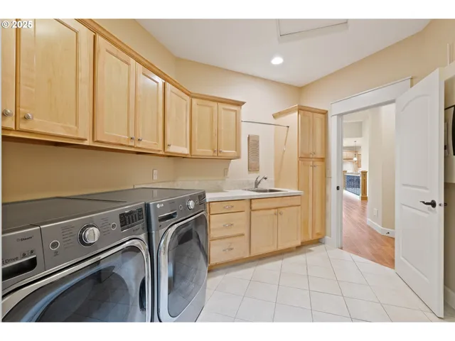 $910,000 | 4644 Southeast Honors Drive, Gresham, OR 97080