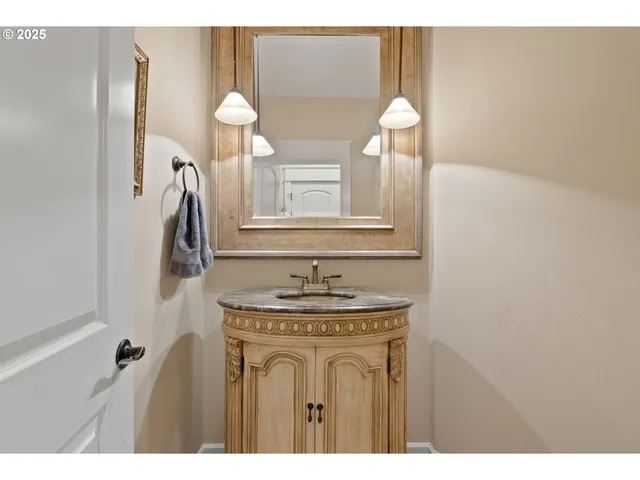 $910,000 | 4644 Southeast Honors Drive, Gresham, OR 97080