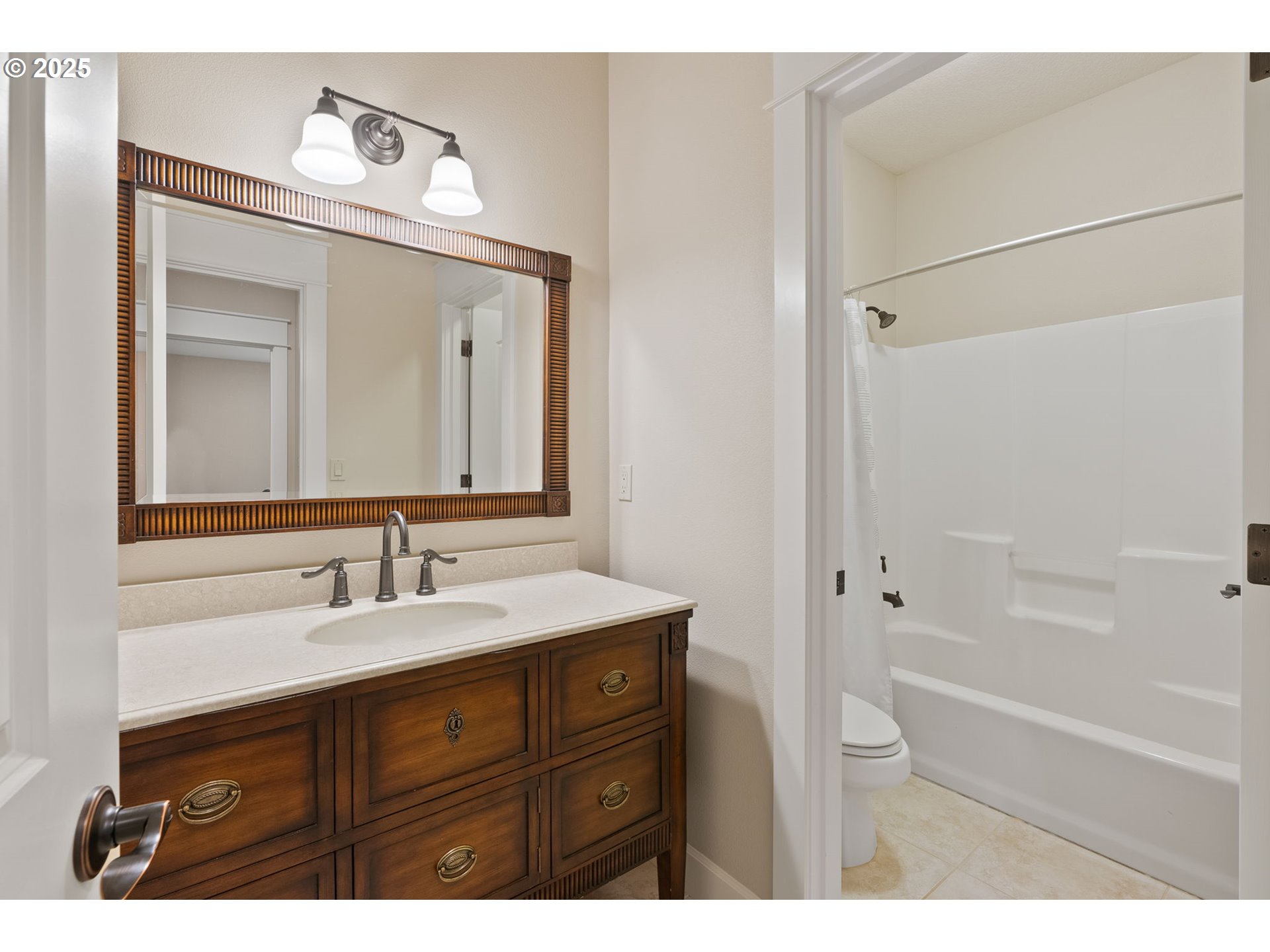 4644 Southeast Honors Drive Gresham, OR 97080 - Photo 33 of 48 Bathroom