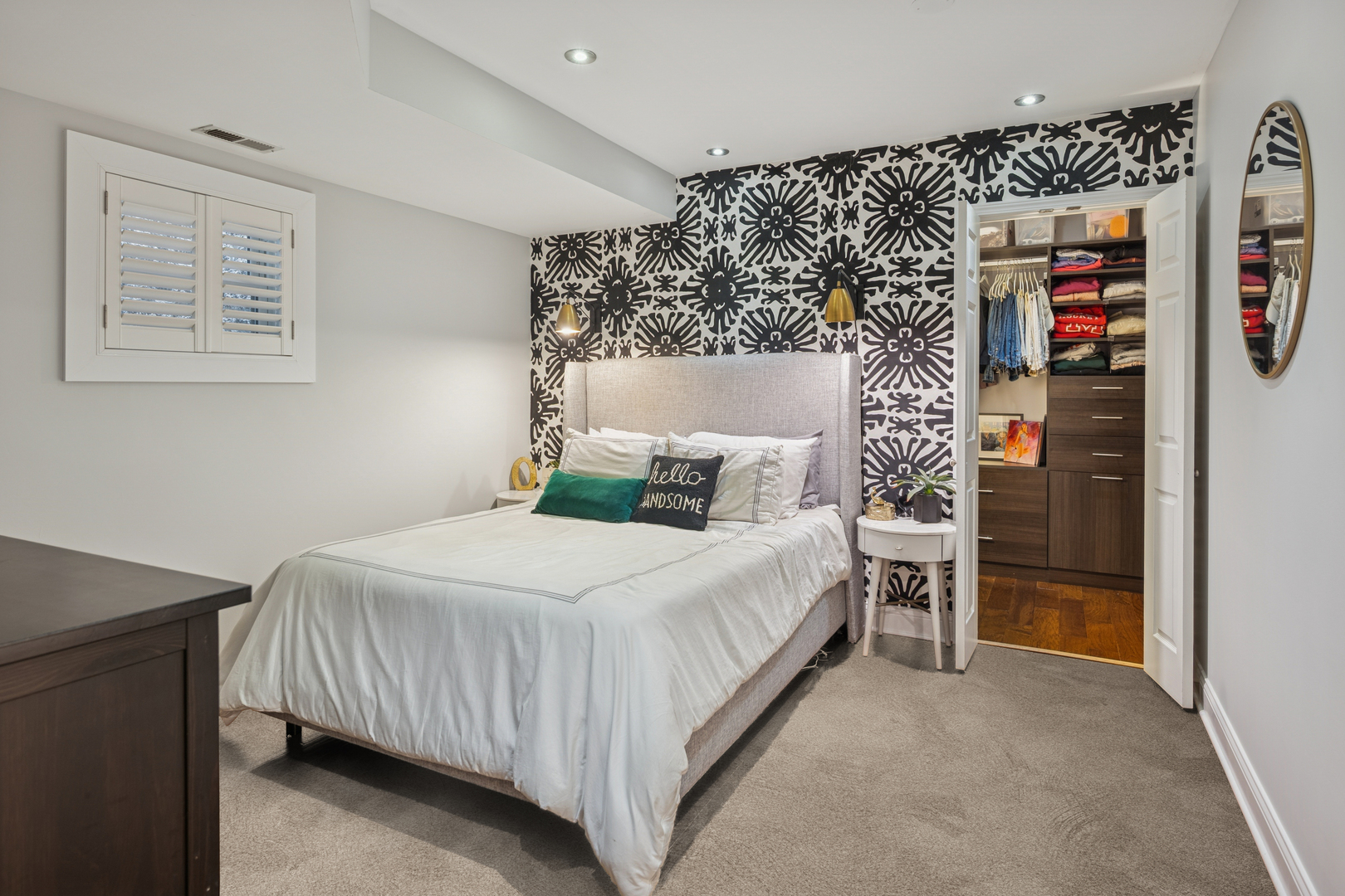 1329 North Mohawk Street, Unit 1 Chicago, IL 60610 - Photo 13 of 25 a bedroom with a bed and a wall painting