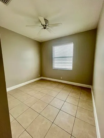 $3,190 | 325 Mulberry Grove Road, West Palm Beach, FL 33411