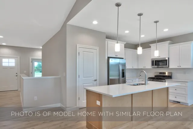 $499,999 | 11377 Albany Ridge Drive, Osceola, IN 46561