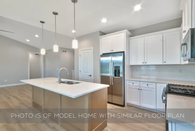 $499,999 | 11377 Albany Ridge Drive, Osceola, IN 46561