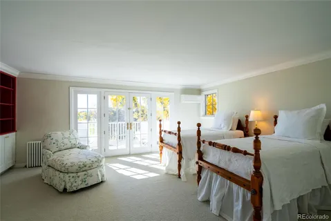 a view of livingroom with window