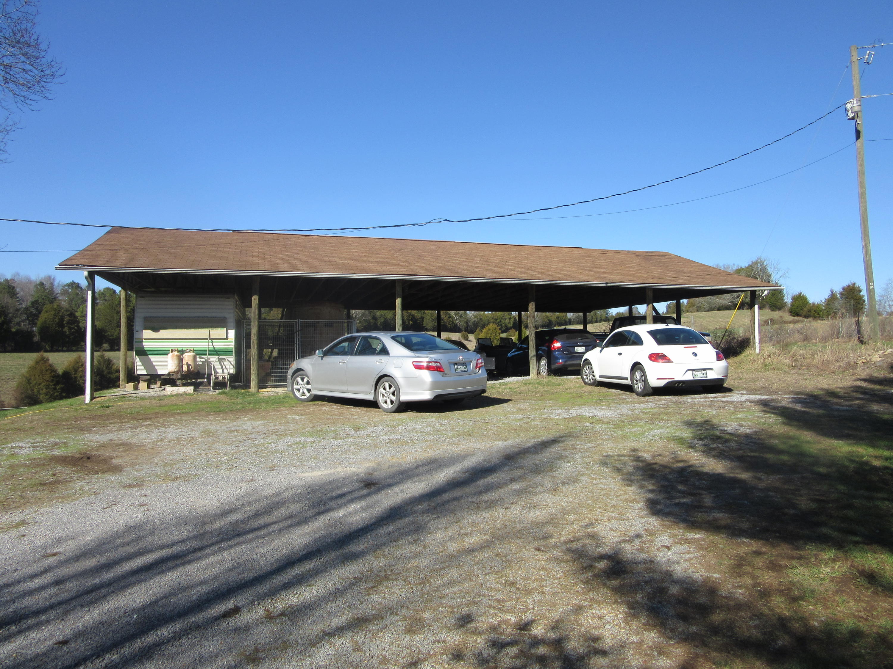 1038 Stanton Road Seymour, TN 37865 - Photo 2 of 22 Five bays...