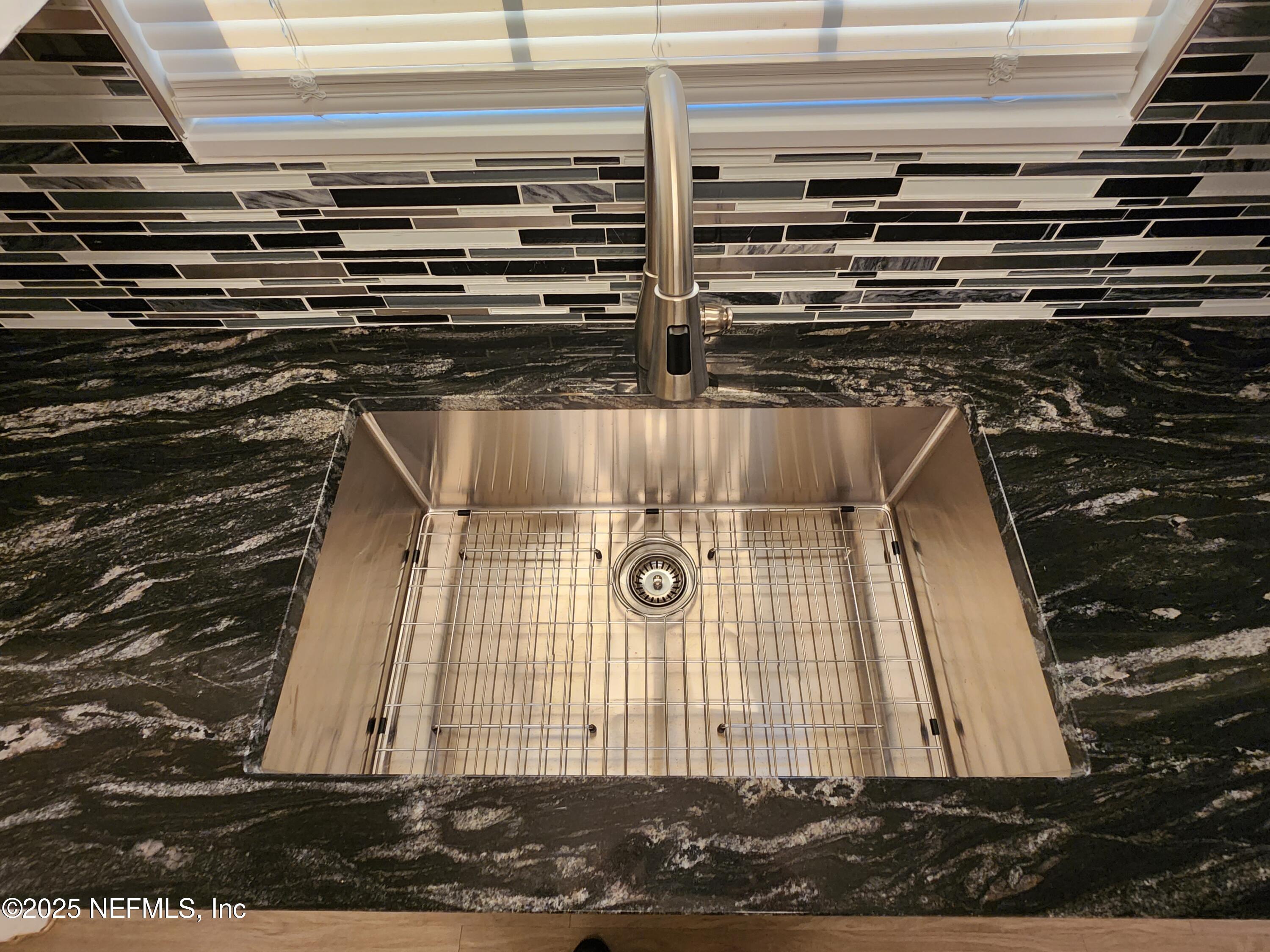 1647 Fouraker Road Jacksonville, FL 32221 - Photo 6 of 15 20230502_071136