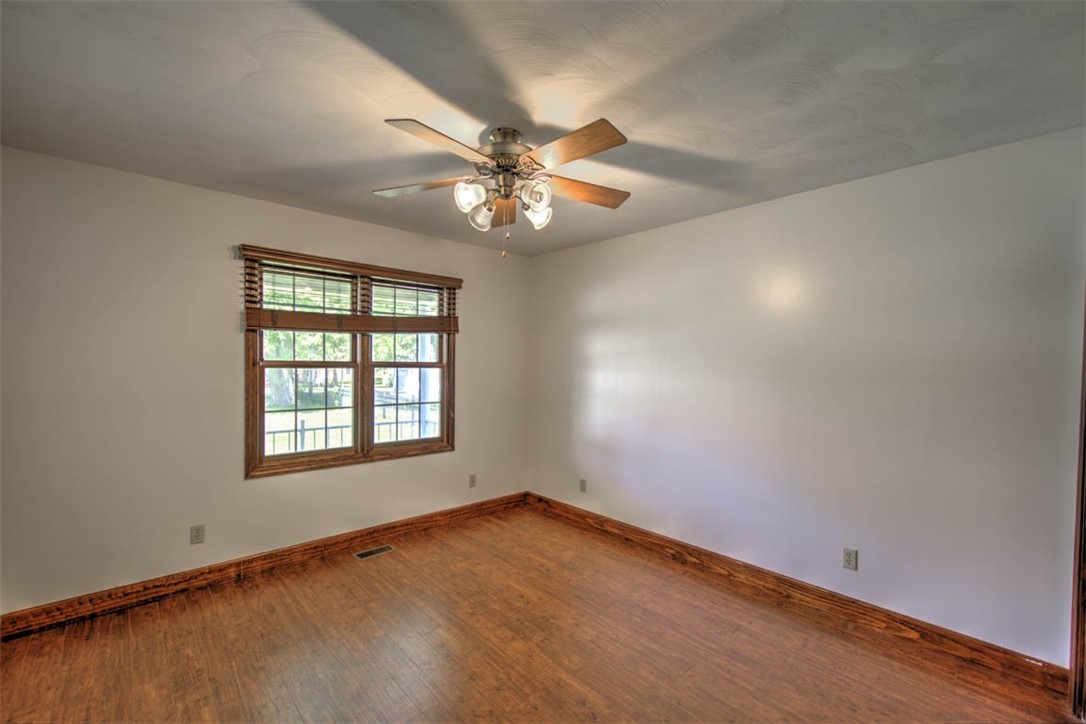 309 North Walnut Street Assumption, IL 62510 - Photo 20 of 35