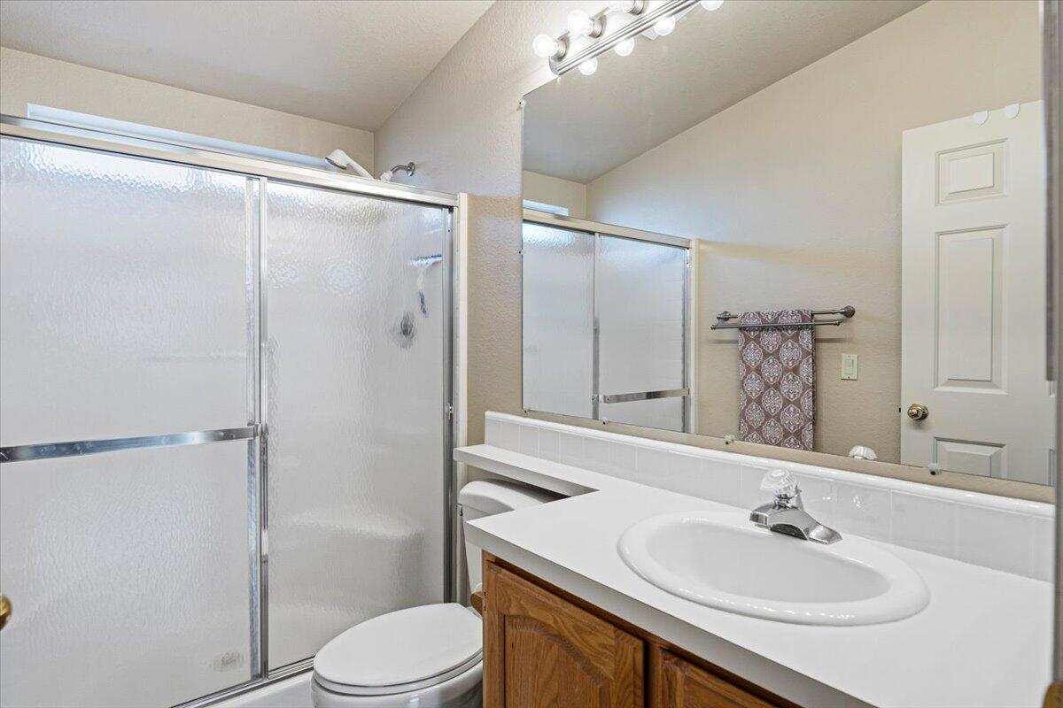 1875 Northeast 6th Street Redmond, OR 97756 - Photo 25 of 33