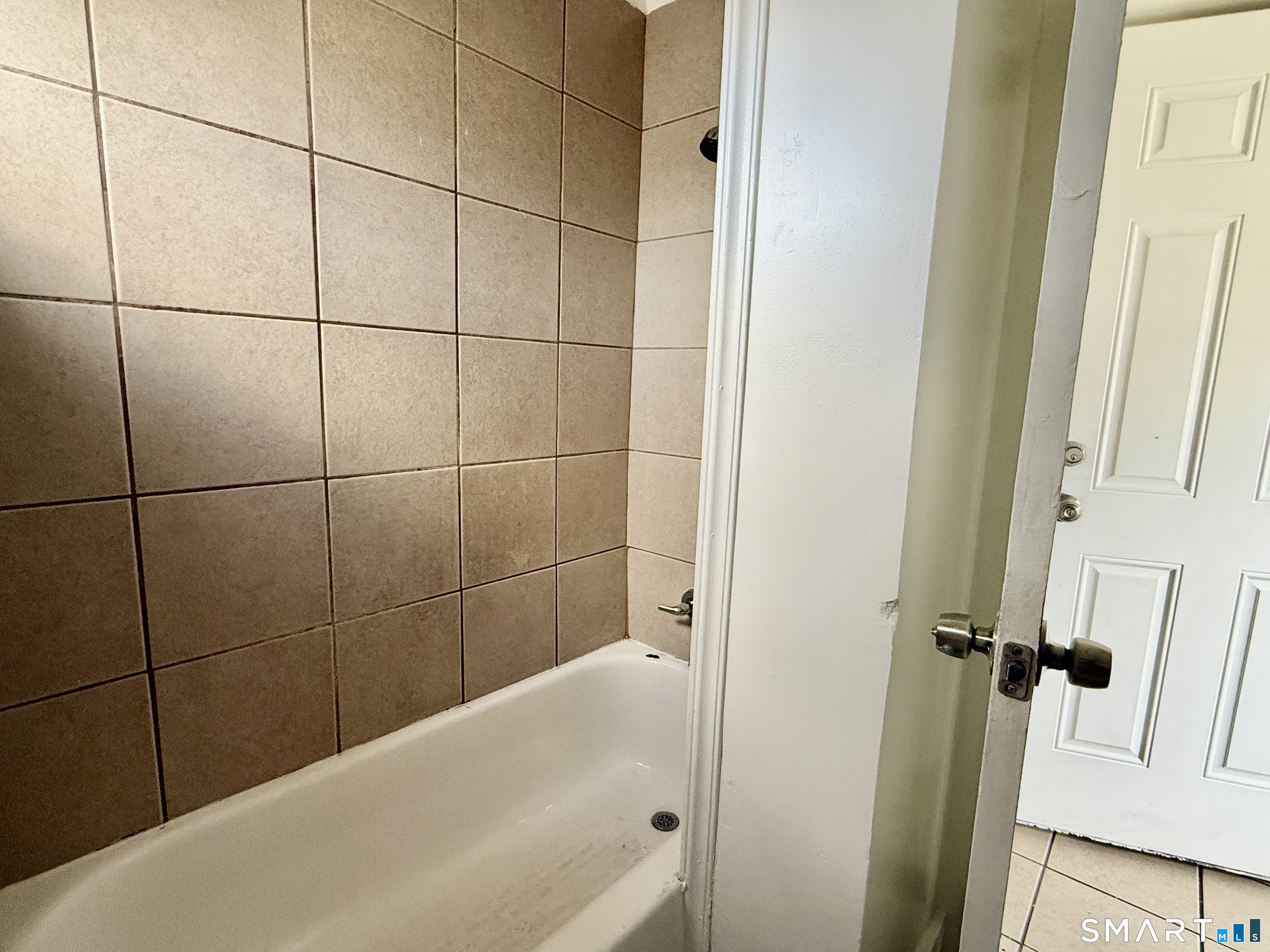 202 6th Street Bridgeport, CT 06607 - Photo 4 of 9