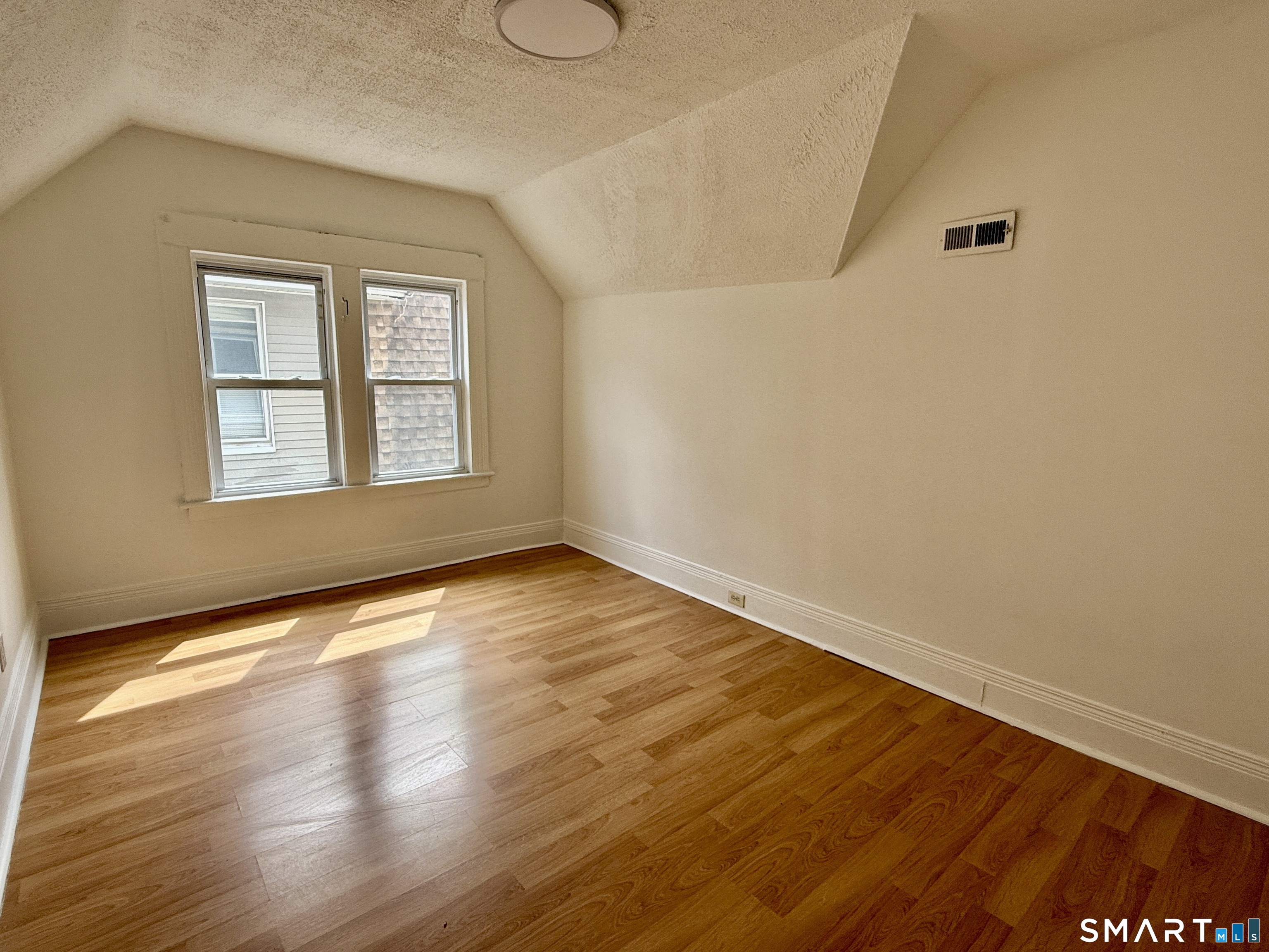 202 6th Street Bridgeport, CT 06607 - Photo 6 of 9