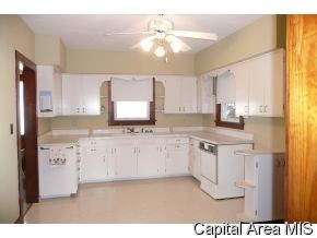10430 Reichart Road Tallula, IL 62688 - Photo 4 of 12