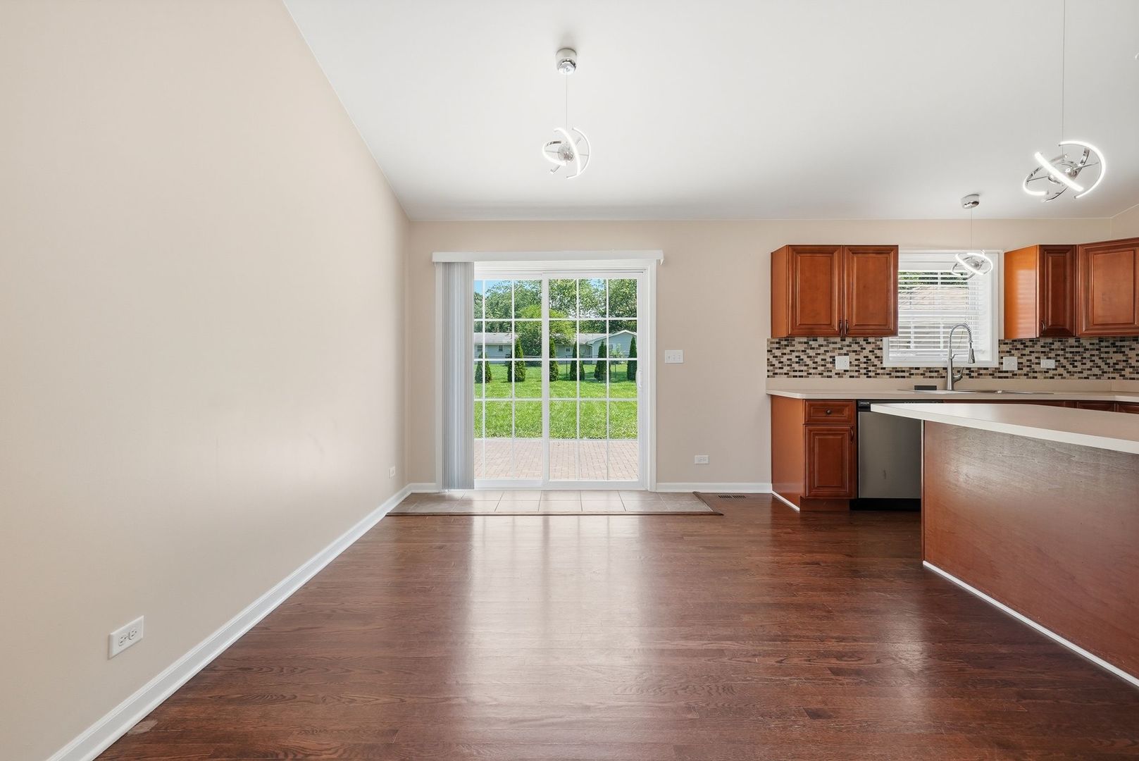 2420 Von Esch Road Joliet, IL 60431 - Photo 8 of 33