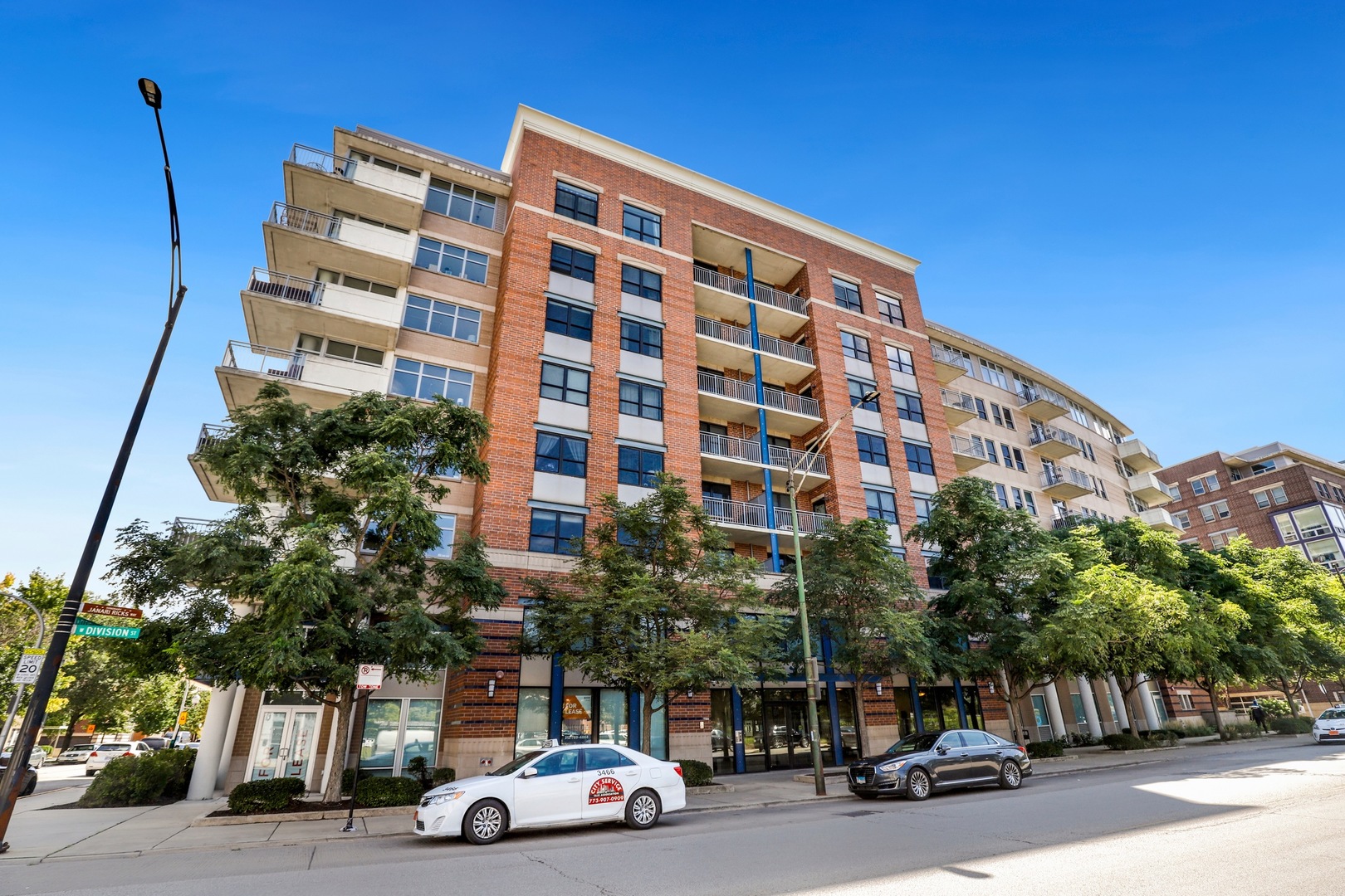 511 West Division Street, Unit 606 Chicago, IL 60610 - Photo 1 of 18