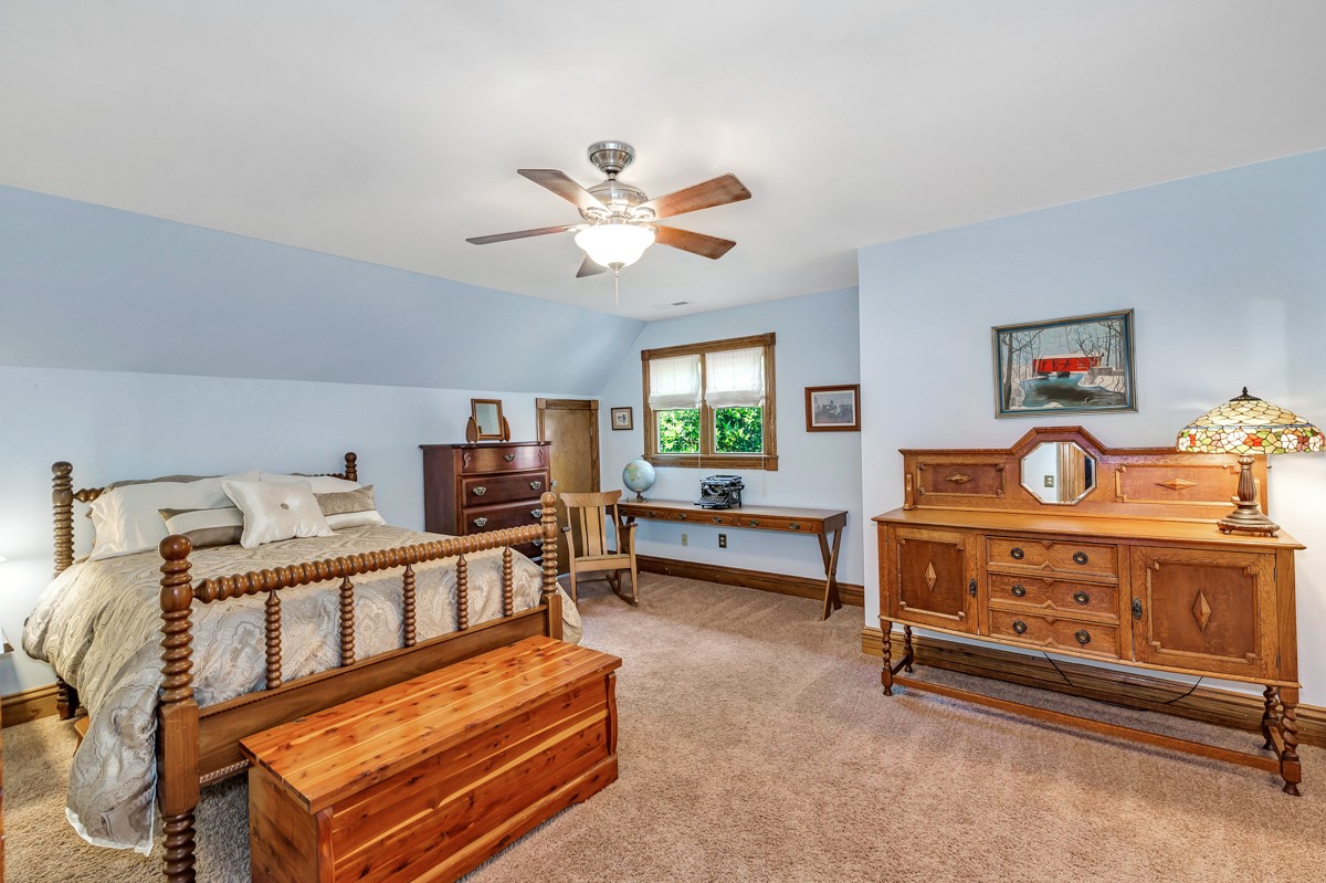 205 Puryear Road Pulaski, TN 38478 - Photo 14 of 36 a living room with furniture and a flat screen tv
