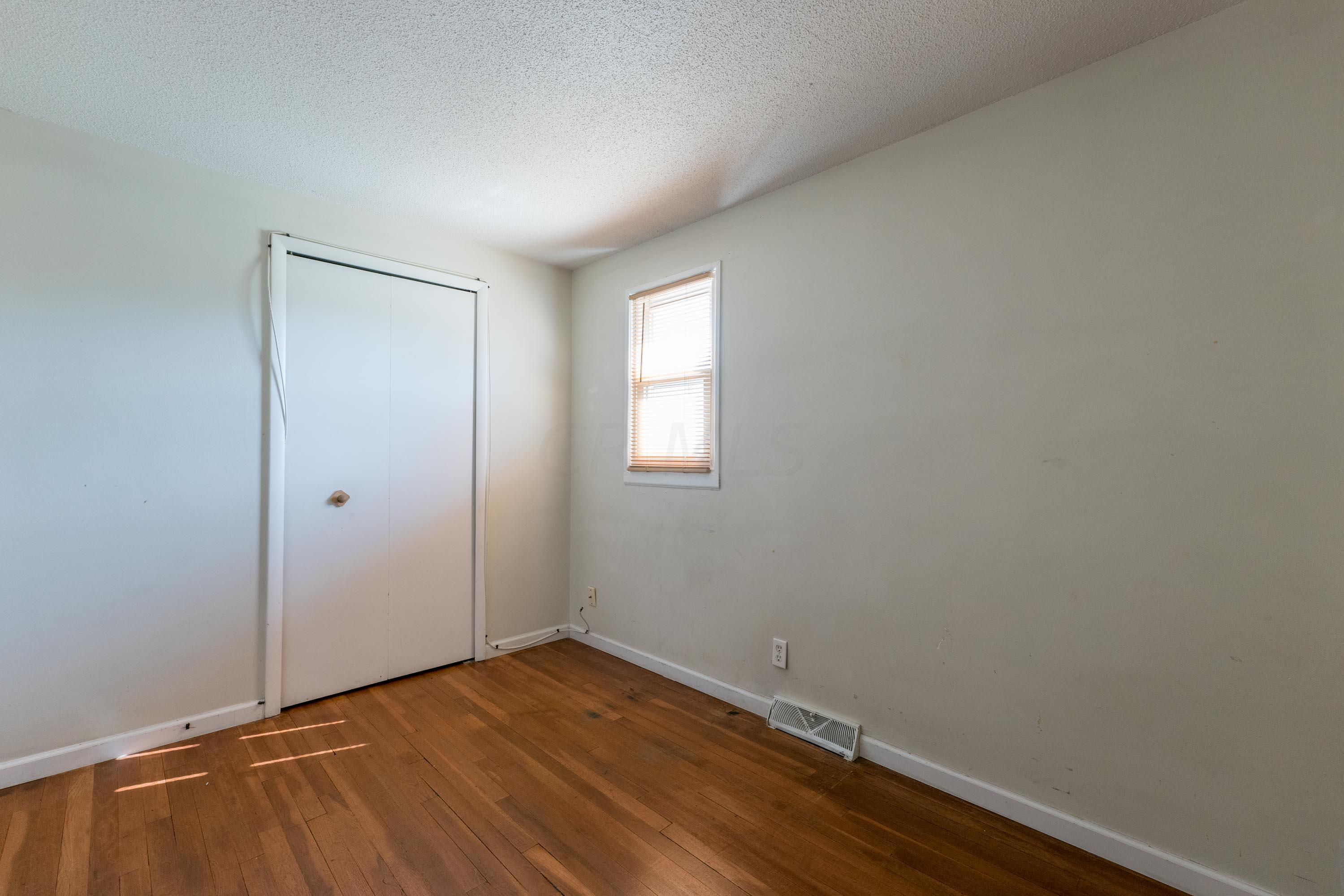 4985 Refugee Road Columbus, OH 43232 - Photo 29 of 74 Bedroom 3