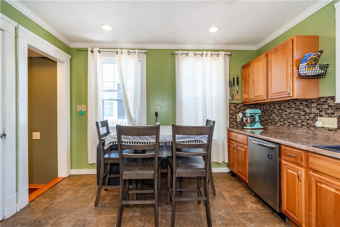 11 Metropolitan Road Providence, RI 02908 - Photo 14 of 50 Gallery Image 14