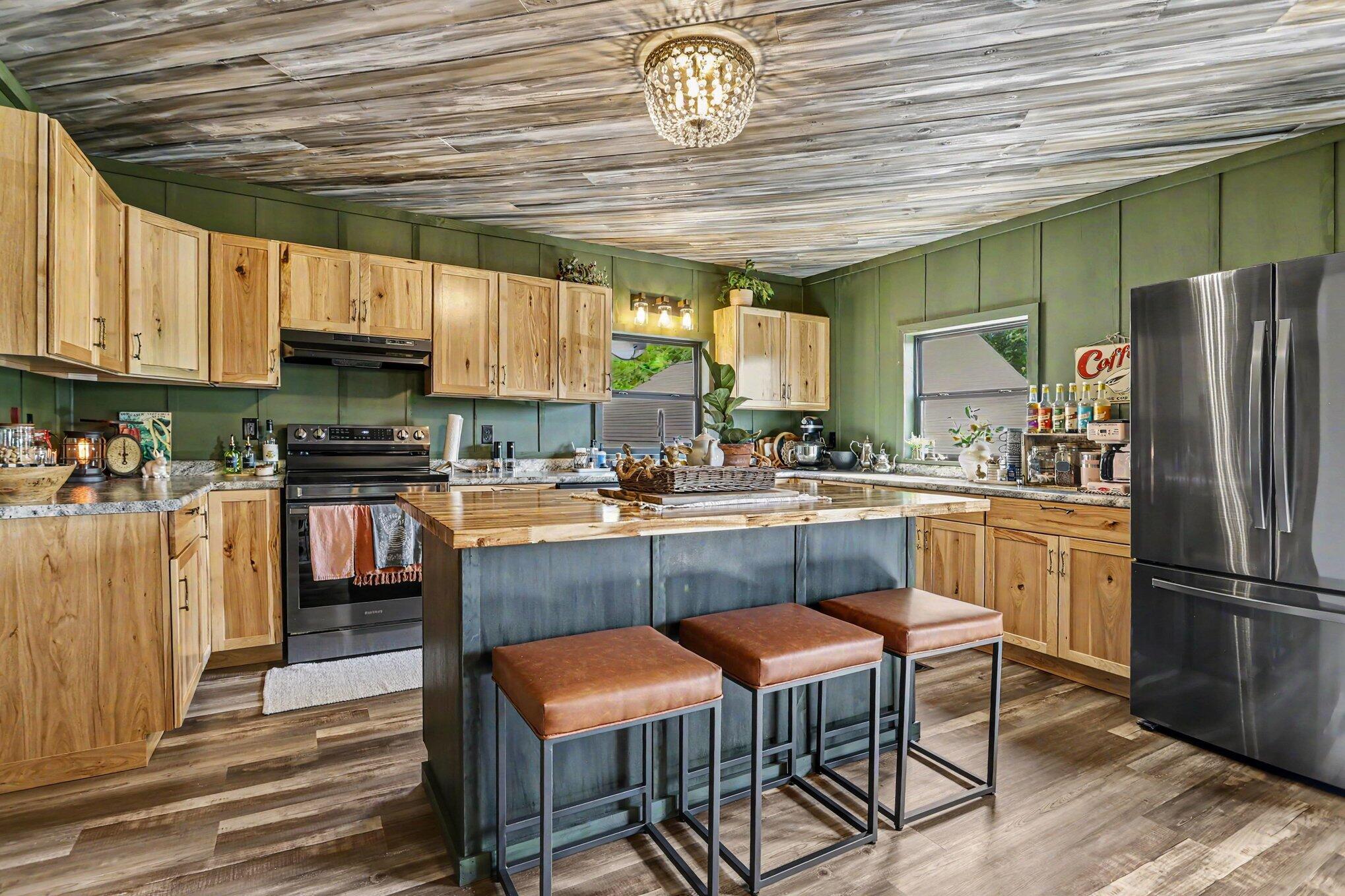 9007 Lake Road Eau Claire, MI 49111 - Photo 7 of 33 Kitchen