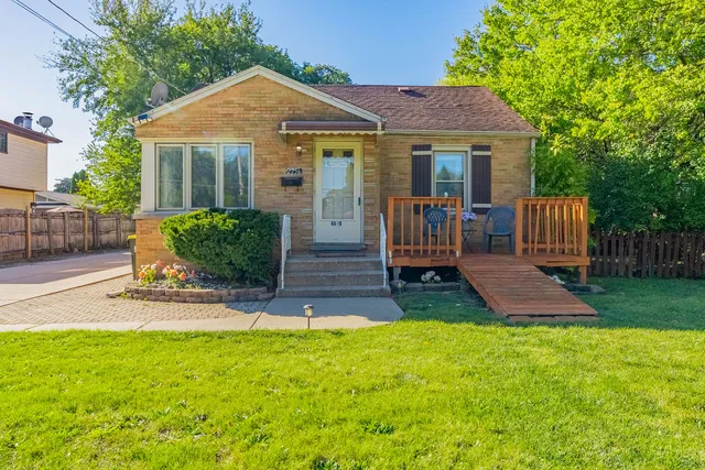 $303,000 | 2756 Landen Drive, Melrose Park, IL 60164