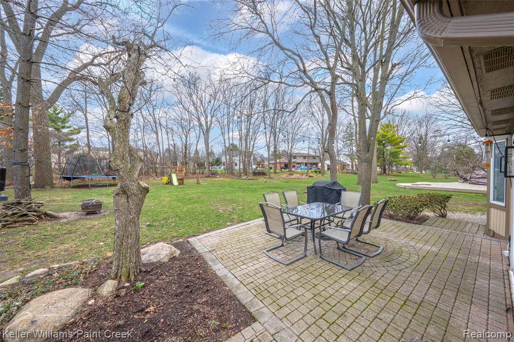 709 Denham Lane Rochester, MI 48307 - Photo 23 of 27
