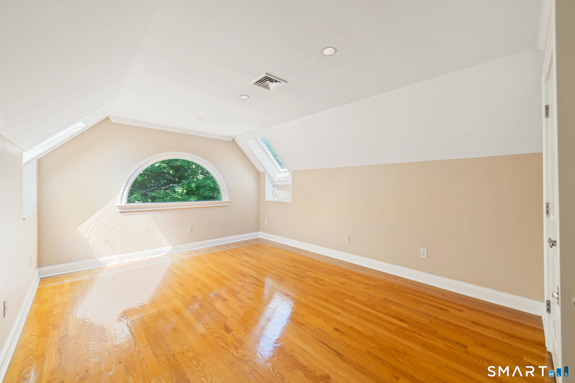 644 South Brooksvale Road Cheshire, CT 06410 - Photo 29 of 40