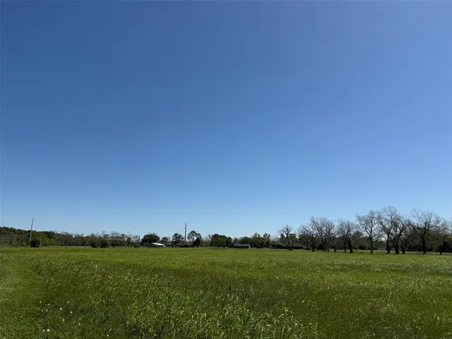 an outdoor space with mountain view