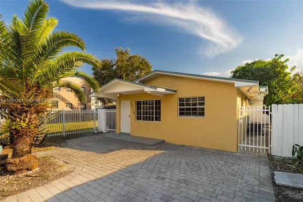 $3,200 | 1518 Northwest 65th Street, Miami, FL 33147