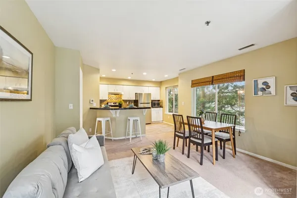 $750,000 | 16219 Northup Way, Unit C201, Bellevue, WA 98008