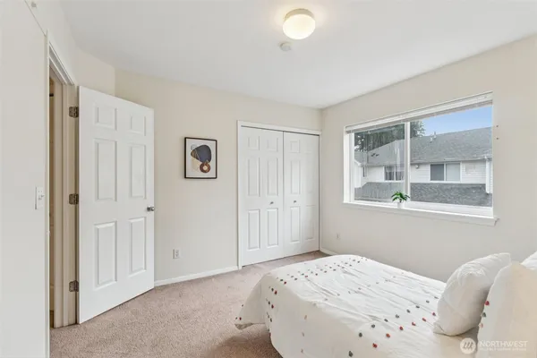 $750,000 | 16219 Northup Way, Unit C201, Bellevue, WA 98008