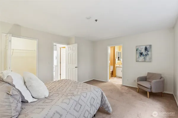 $750,000 | 16219 Northup Way, Unit C201, Bellevue, WA 98008