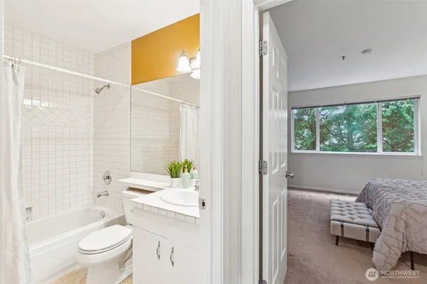 $750,000 | 16219 Northup Way, Unit C201, Bellevue, WA 98008