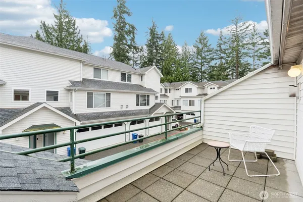 $750,000 | 16219 Northup Way, Unit C201, Bellevue, WA 98008