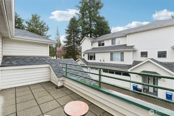 $750,000 | 16219 Northup Way, Unit C201, Bellevue, WA 98008