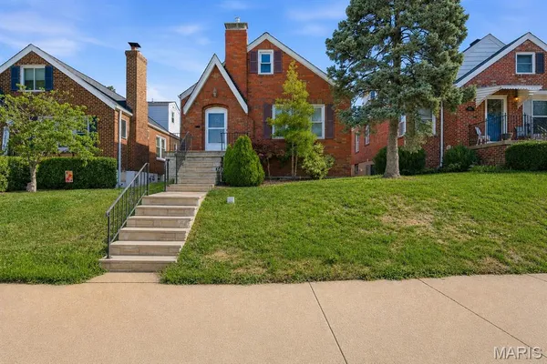 $410,000 | 5621 Pernod Avenue, St. Louis, MO 63139