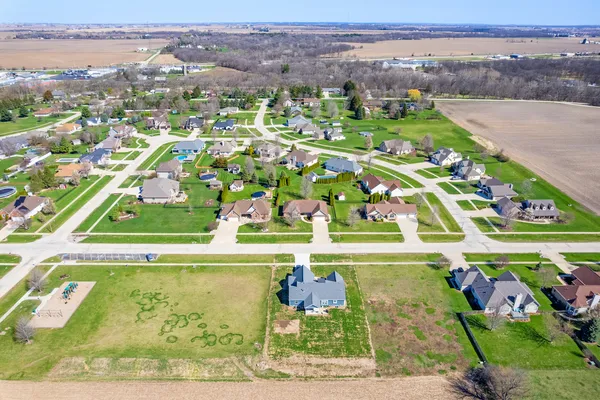 $462,500 | 3107 Ernest Drive, Sandwich, IL 60548