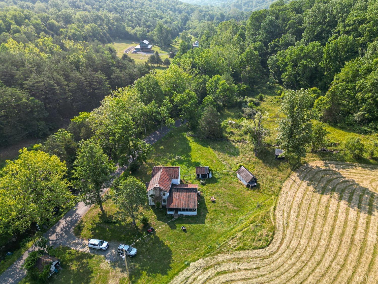 1095 Blacks Creek Road Lexington, VA 24450 - Photo 19 of 35 view of balcony with chairs