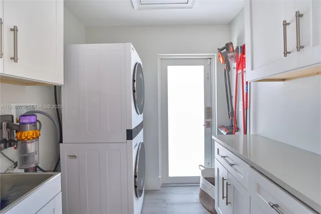 $3,500,000 | 1601 Southeast 11th Street, Fort Lauderdale, FL 33316