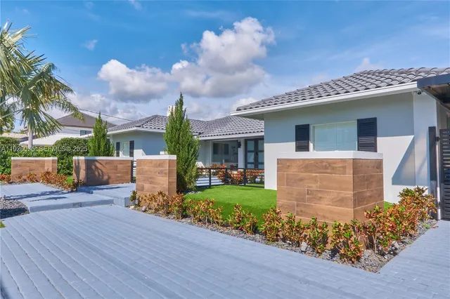 $3,500,000 | 1601 Southeast 11th Street, Fort Lauderdale, FL 33316