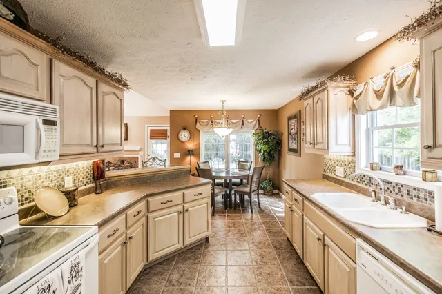 $469,900 | 813 Travis Spring Drive, Madison, TN 37115