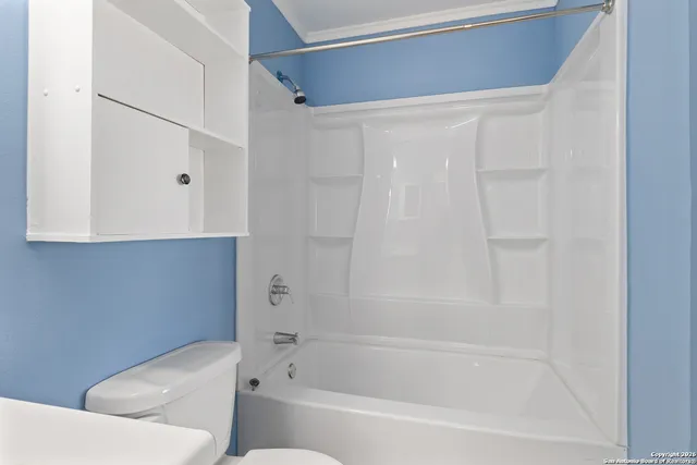 $850 | 6502 Spring Branch Street, Unit 2, San Antonio, TX 78249