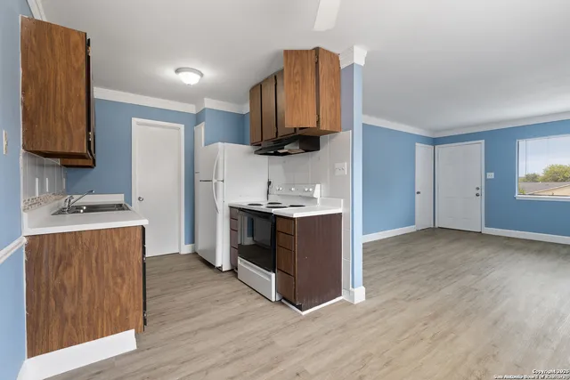 $850 | 6502 Spring Branch Street, Unit 2, San Antonio, TX 78249