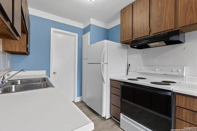 $850 | 6502 Spring Branch Street, Unit 2, San Antonio, TX 78249