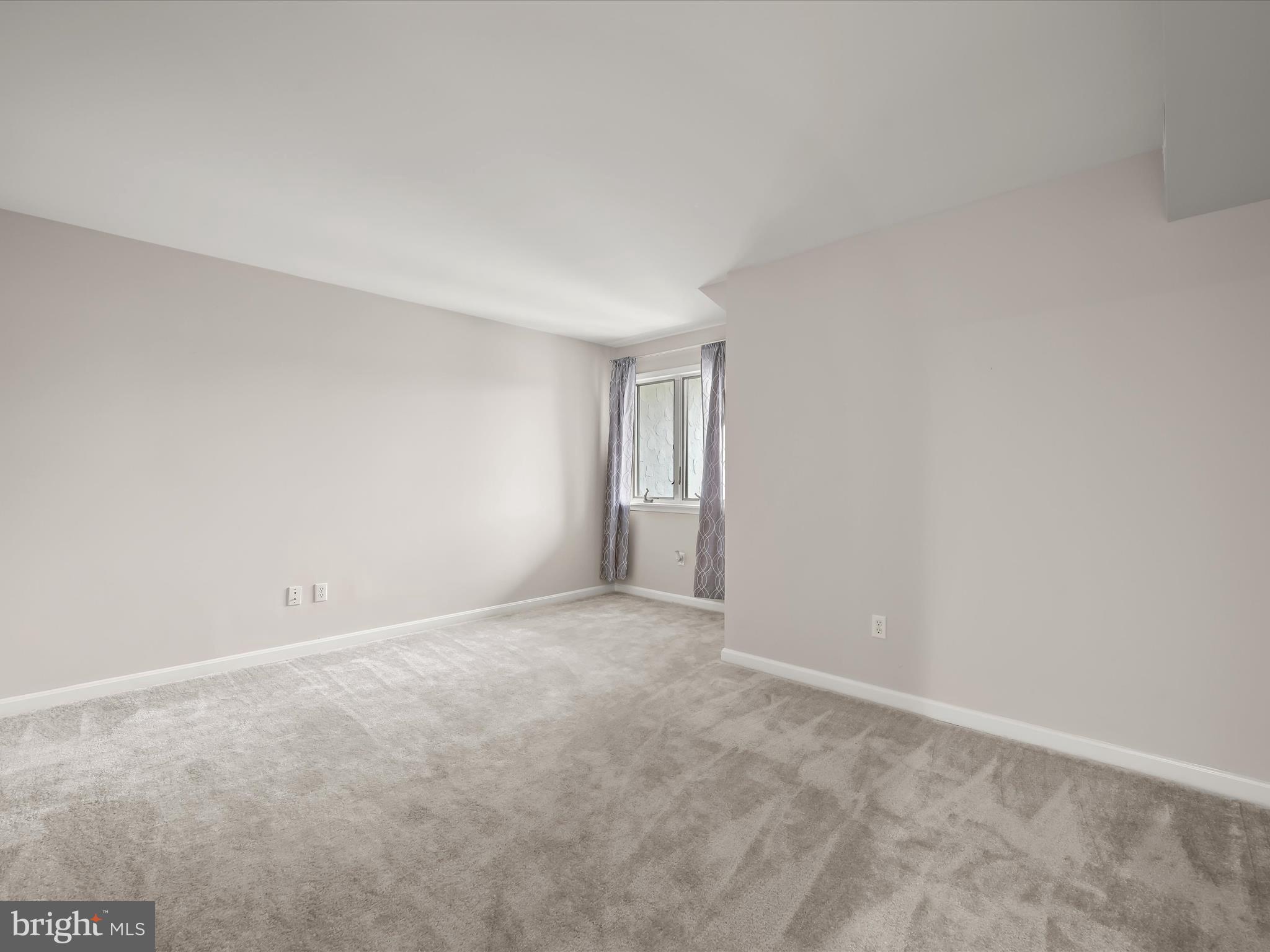 2 Queen Victoria Way Chester, MD 21619 - Photo 29 of 53 a view of an empty room and window