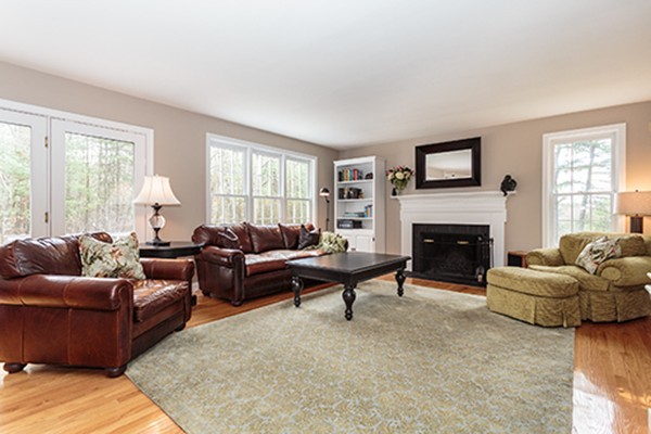 9 Landmark Road Westford, MA 01886 - Photo 4 of 30 Gallery Image 4