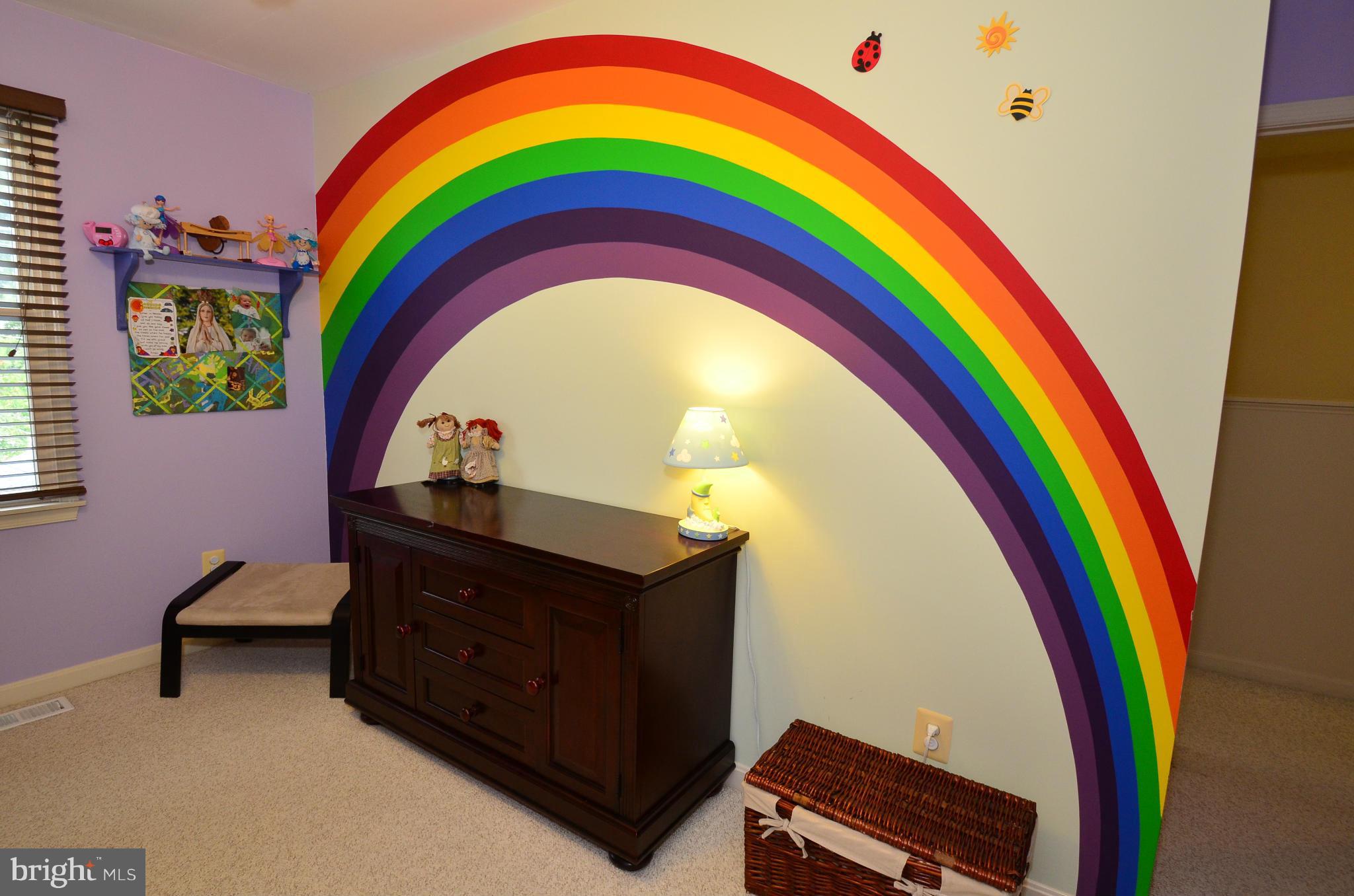 1600 Knoxville Road Edgewater, MD 21037 - Photo 22 of 30 2nd Bedroom w/ Decorative Rainbow Mural