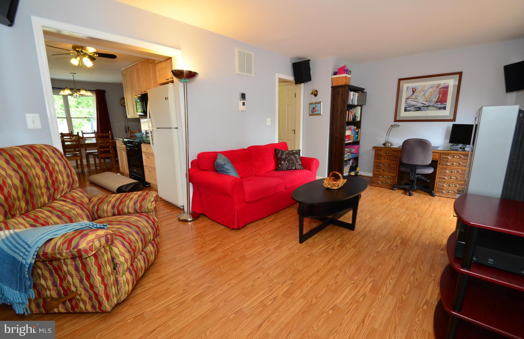1600 Knoxville Road Edgewater, MD 21037 - Photo 8 of 30 Bright Spacious Living Room
