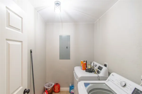 $345,000 | 9619 Highmeadow Drive, Houston, TX 77063