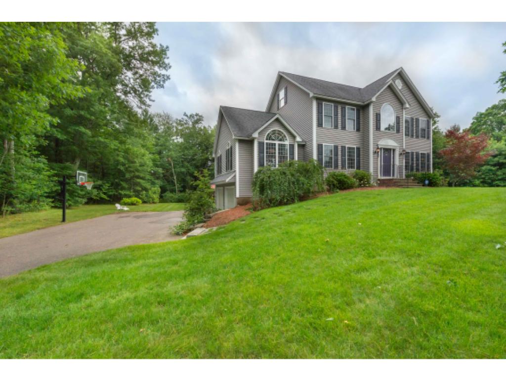 17 Burns Road Pelham, NH 03076 - Photo 2 of 28