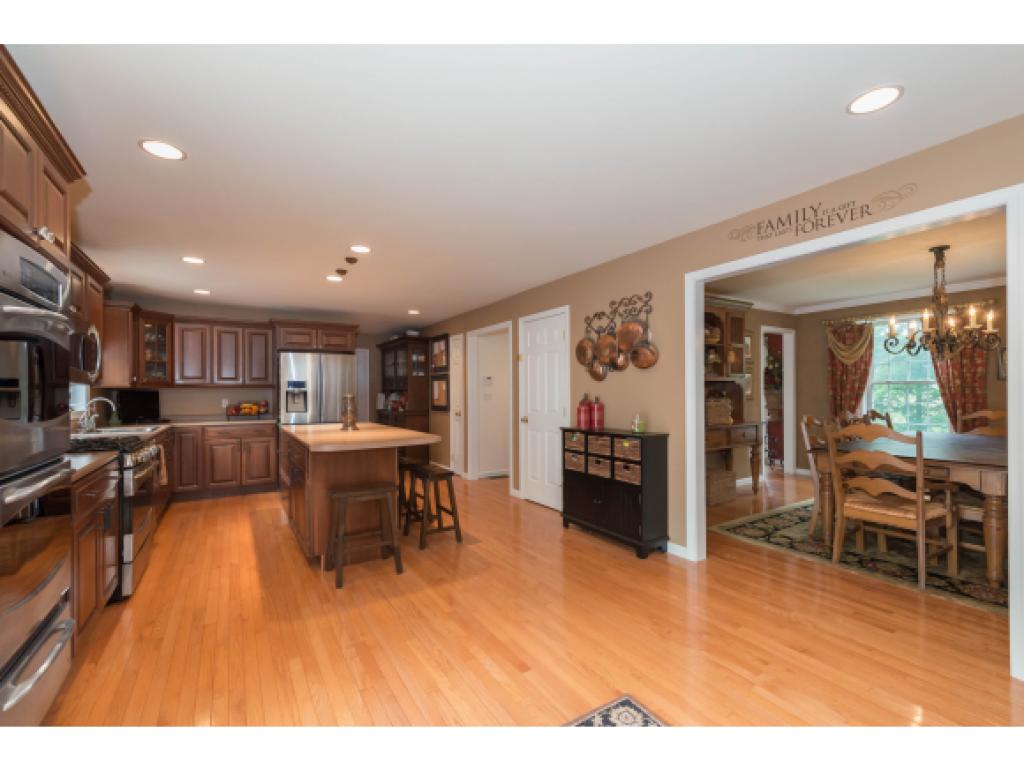 17 Burns Road Pelham, NH 03076 - Photo 11 of 28