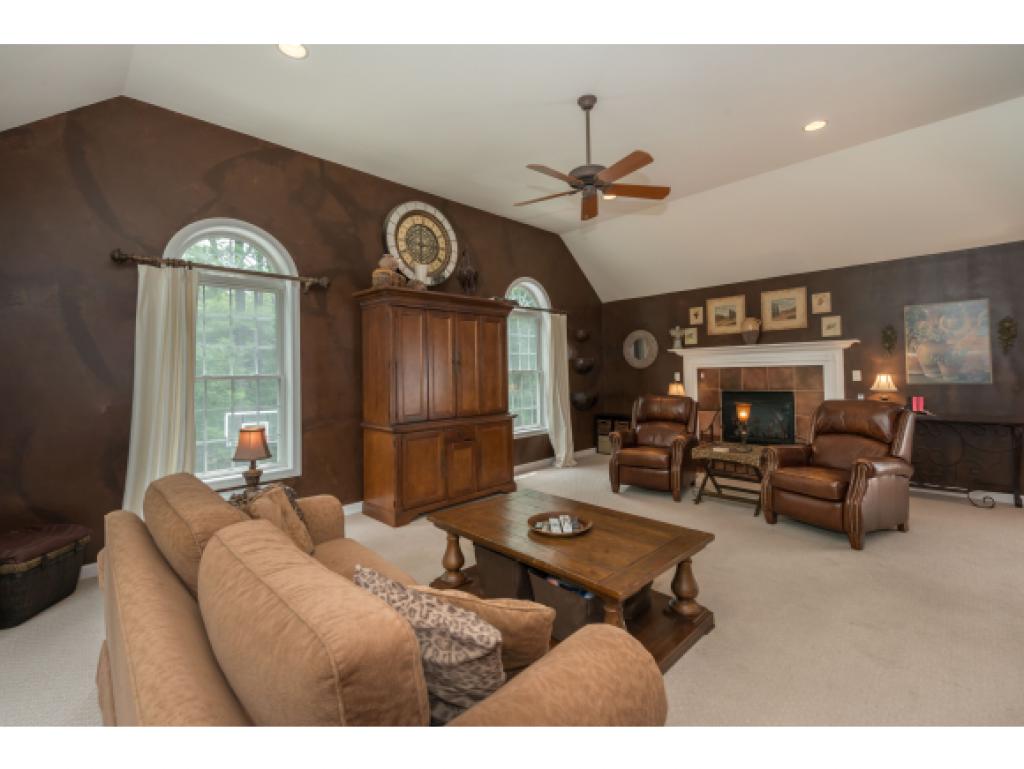 17 Burns Road Pelham, NH 03076 - Photo 13 of 28